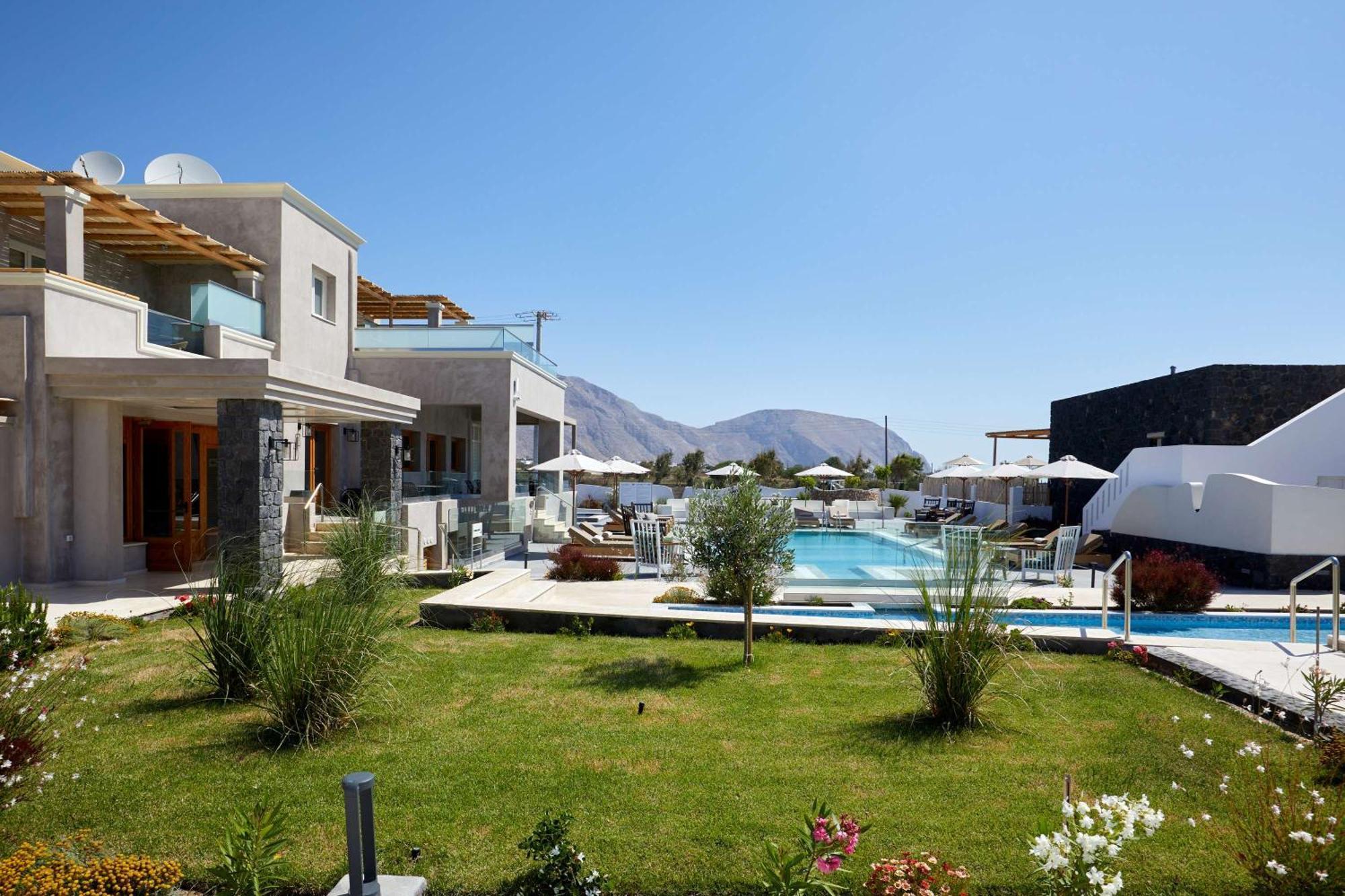 Sea Breeze Santorini Beach Resort, Curio By Hilton Agios Georgios  Exterior photo
